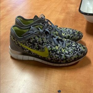 Nike Pixel Pattern Sneakers with Yellow Swoosh kids 6.5